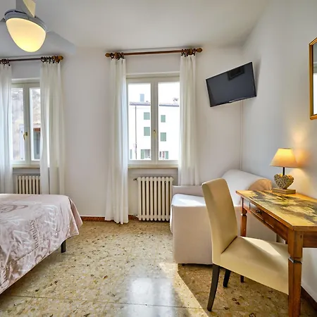 Hotel Piccolo 2*